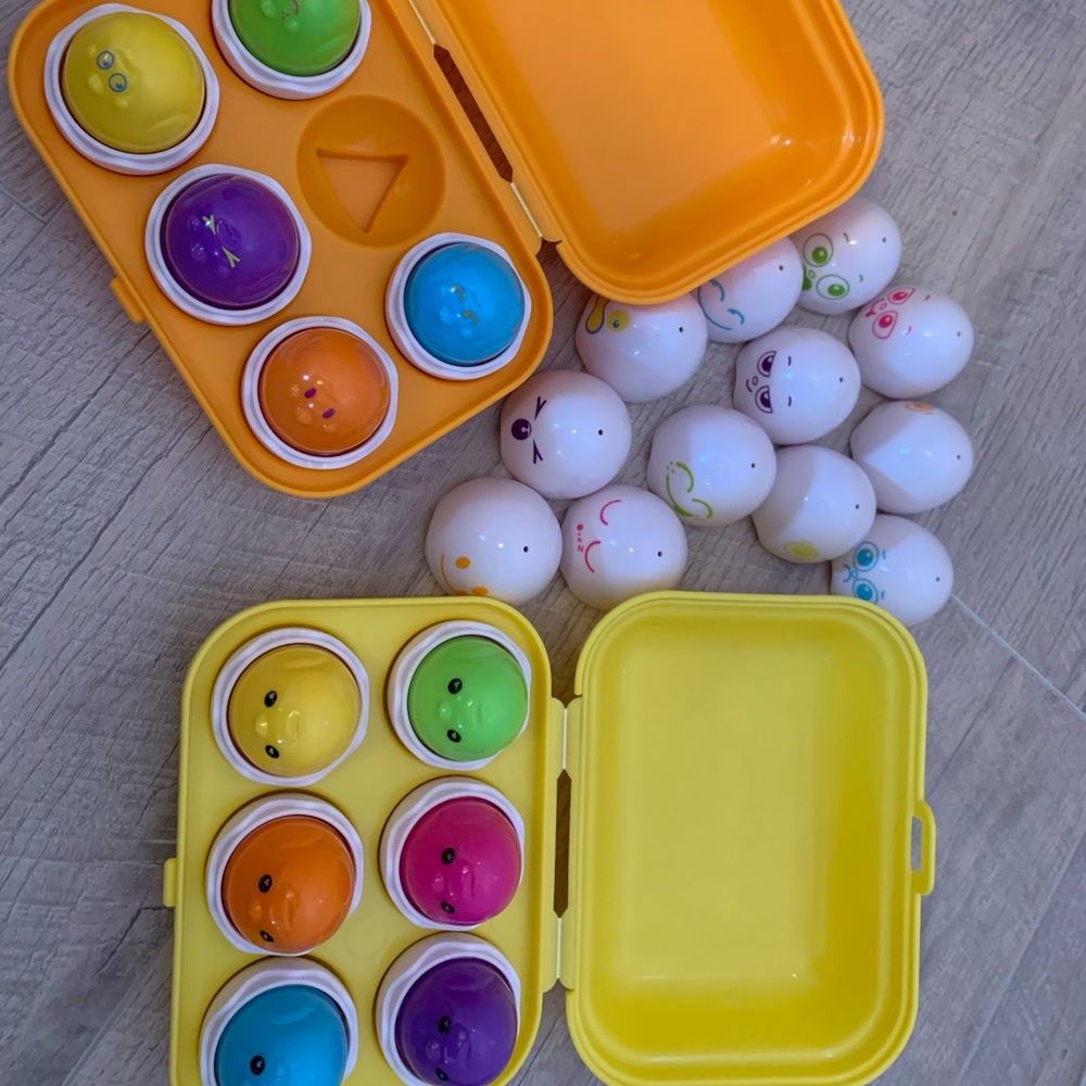 TOMY hide and seek egg toy